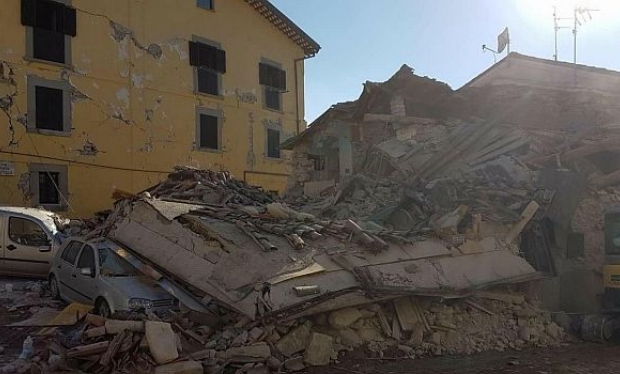 Centro de Itália em ruínas após terremoto