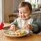 Crian&ccedil;as &agrave; mesa: comer sem ajuda desenvolve a linguagem