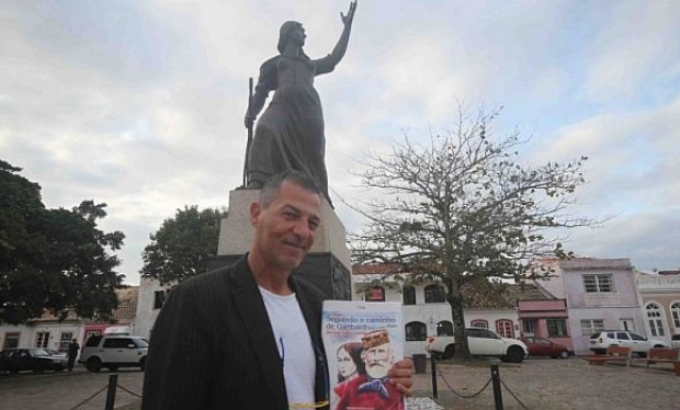 Italiano publica livro sobre a trajetória de Garibaldi na América Latina