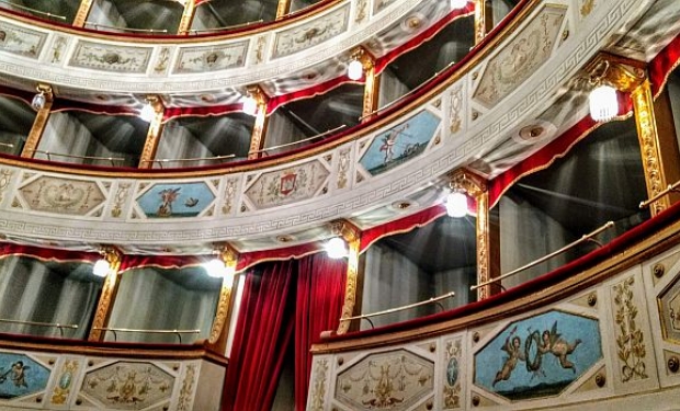 Teatro Feronia, obra de arte na San Severino Marche