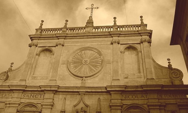 Documentos religiosos: Localize o endereço de Paróquias na Itália