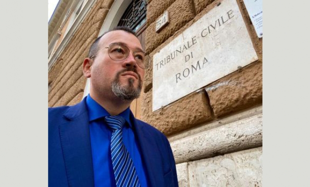 Luiz Scarpelli denuncia exigências ilegais do Consulado da Itália em Curitiba