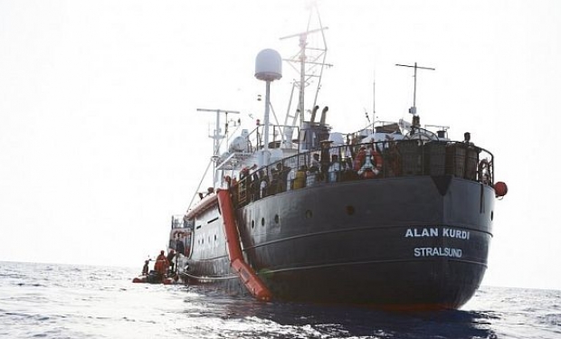 Itália fecha os portos à entrada de navios com imigrantes