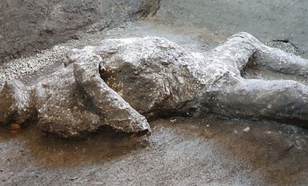 Pompeia, escavações revelam corpos intactos de dois fugitivos