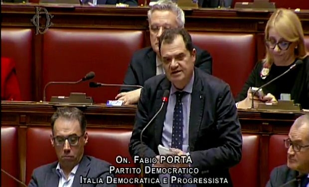 Porta (PD): Restabelecer deduções fiscais por filhos dependentes de residentes no exterior